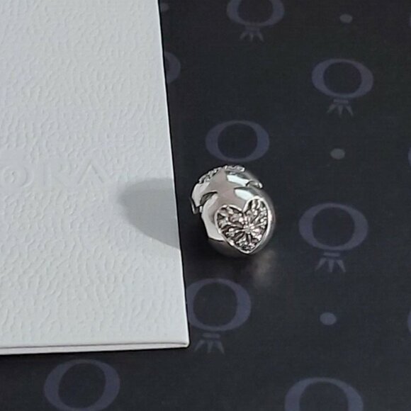 Pair of PANDORA *RETIRED*Sterling Silver Heart of Winter Clip w/cz's 796388CZ - Picture 7 of 10
